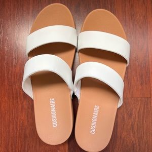CUSHIONAIRE Women's Sandal size 7